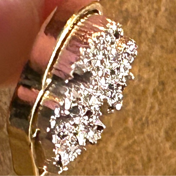 COPY - METAL DRUZY PALM LEAF POST, SILVER & GOLD TONE - Picture 3 of 16